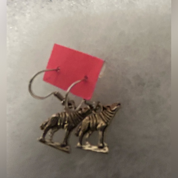 - Ware wolf 🐺 Stunning beautiful NWT hypoallergeniC .925 stainless buster … - Picture 4 of 7